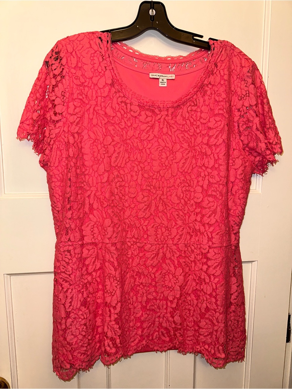 ⭐️ Isaac Mizrahi XL Hot Pink Floral Lace Layered Short Sleeve Top